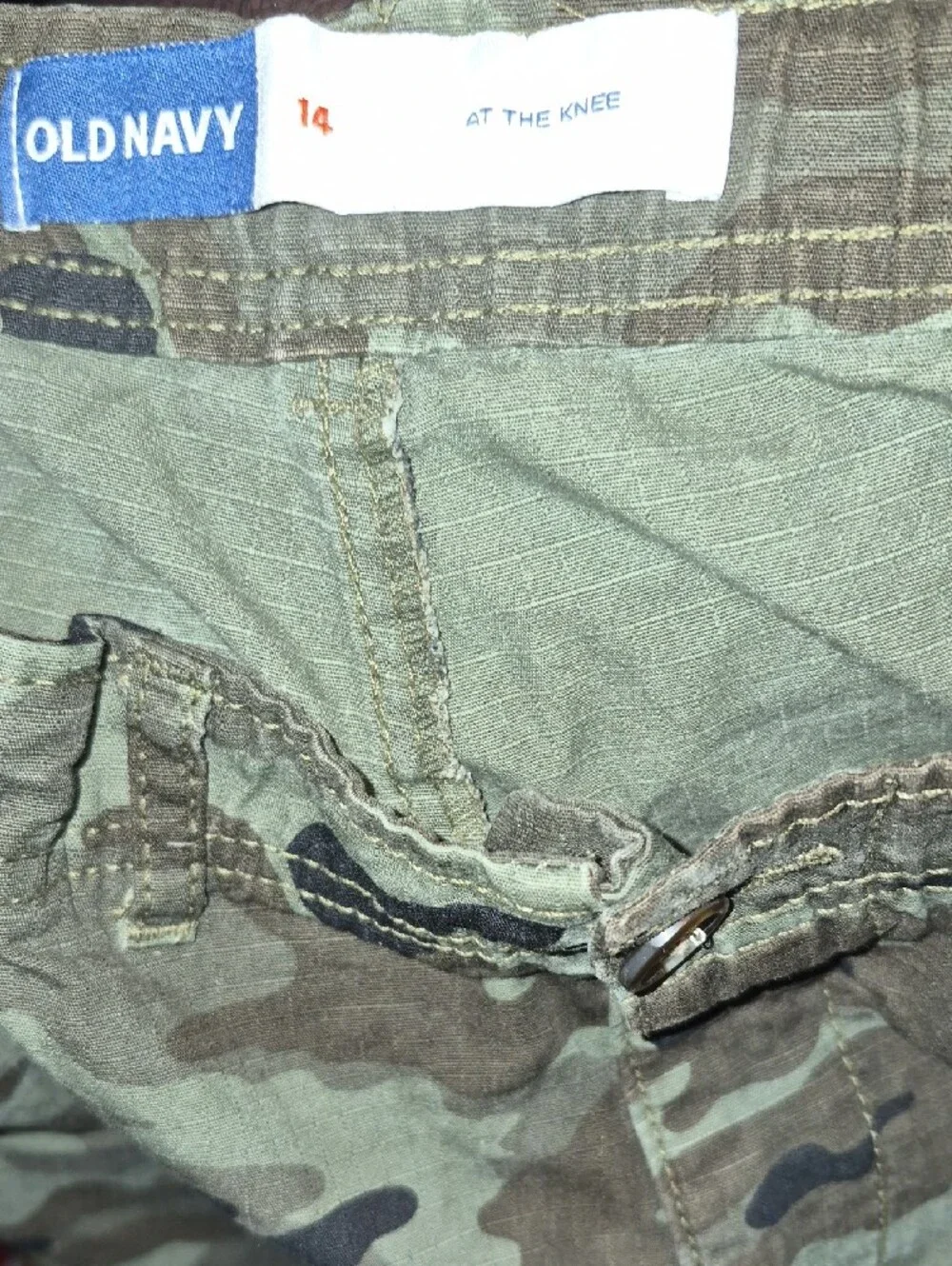 Old Navy Camo Cargo Shorts Size 14 100% Cotton